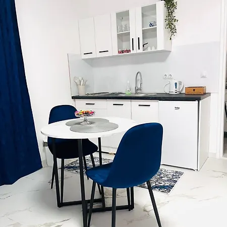 Efesa Apartment *